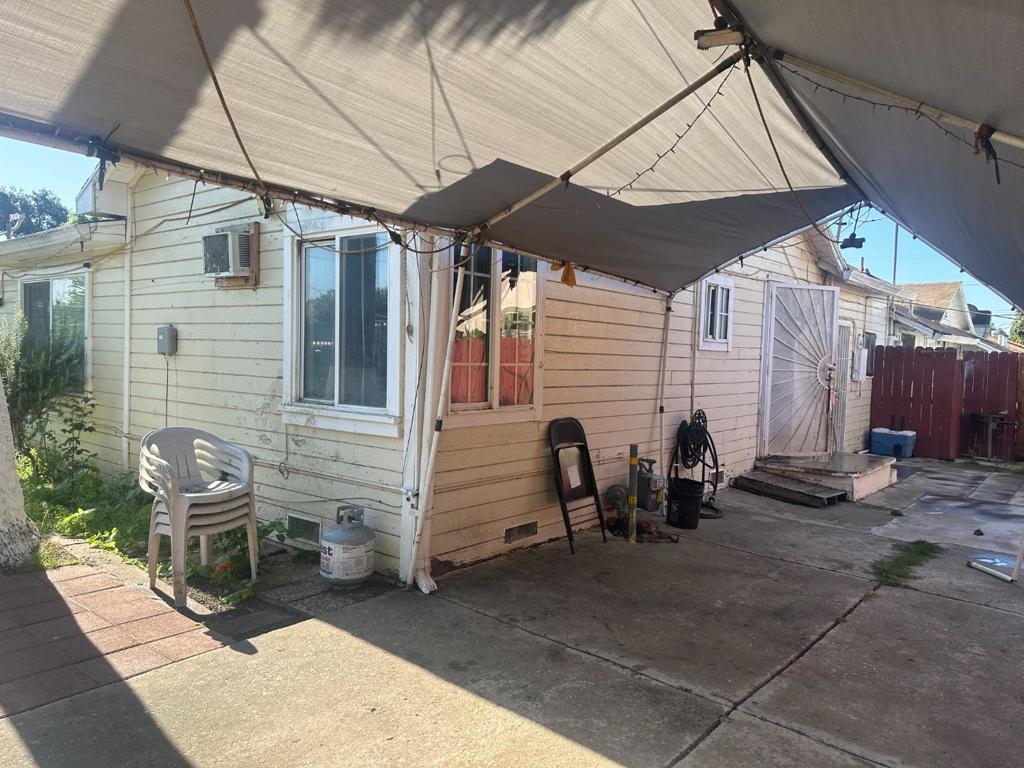 1900 Kenneth St #2, Modesto, CA 95351