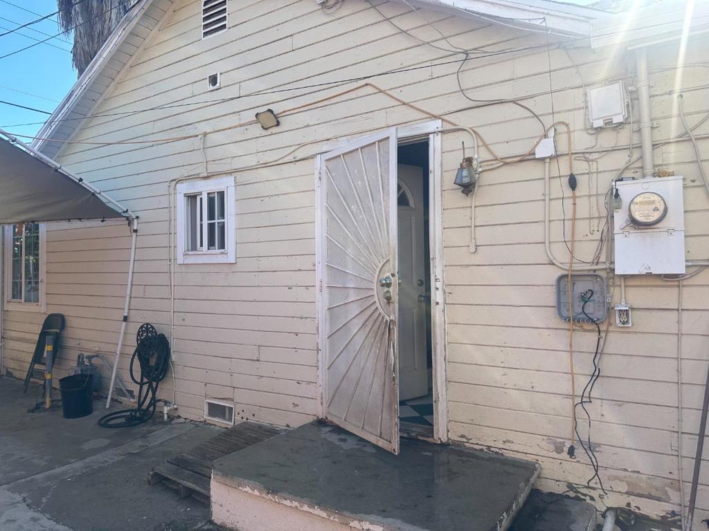1900 Kenneth St #2, Modesto, CA 95351