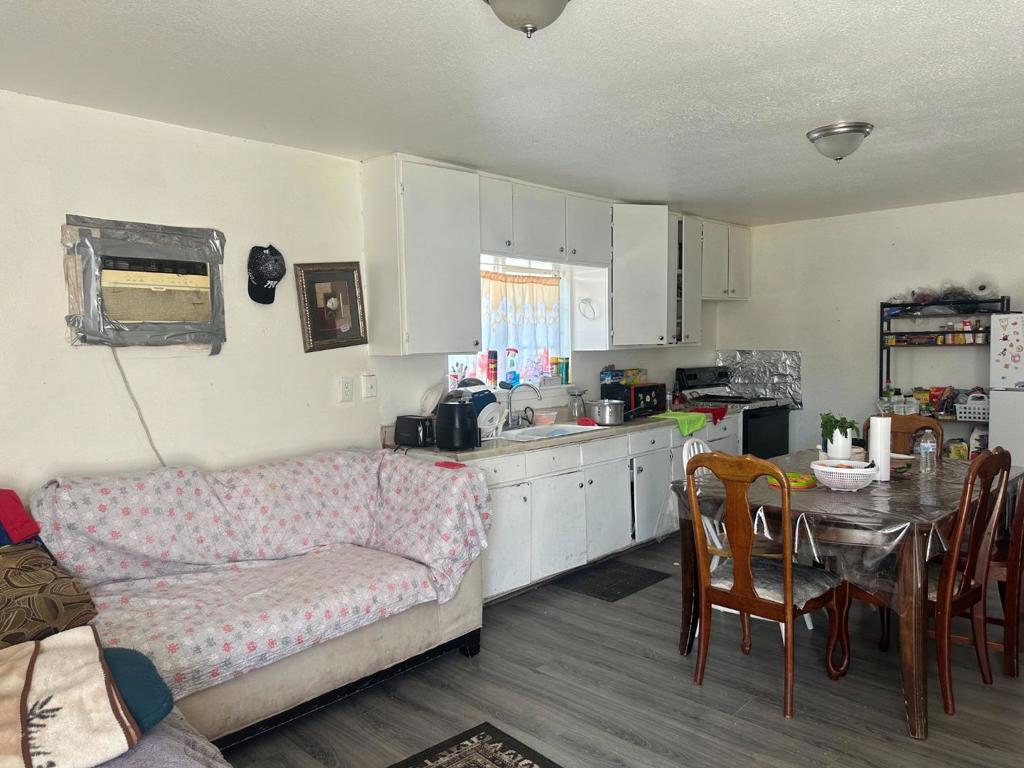 1900 Kenneth St #2, Modesto, CA 95351