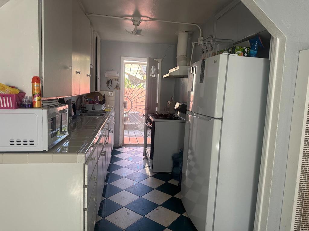1900 Kenneth St #2, Modesto, CA 95351