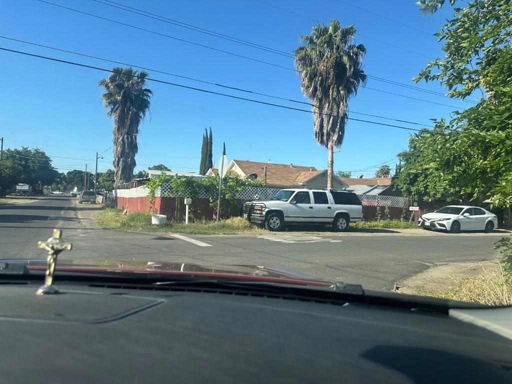 1900 Kenneth St #2, Modesto, CA 95351