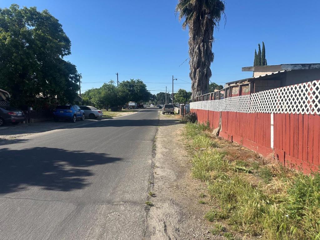 1900 Kenneth St #2, Modesto, CA 95351