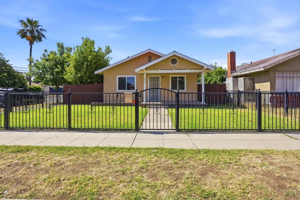3870 E Nevada Ave, Fresno, CA 93702