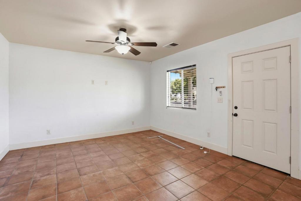 3870 E Nevada Ave, Fresno, CA 93702