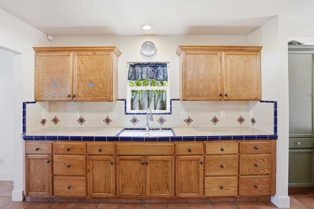 3870 E Nevada Ave, Fresno, CA 93702