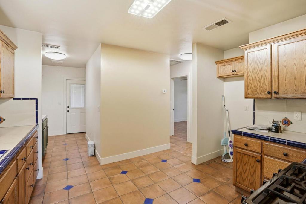 3870 E Nevada Ave, Fresno, CA 93702