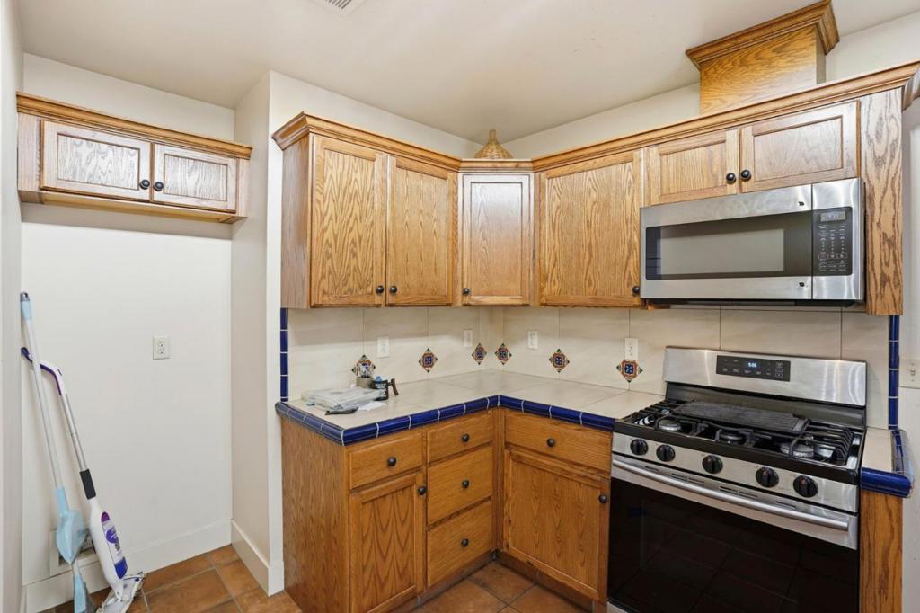 3870 E Nevada Ave, Fresno, CA 93702
