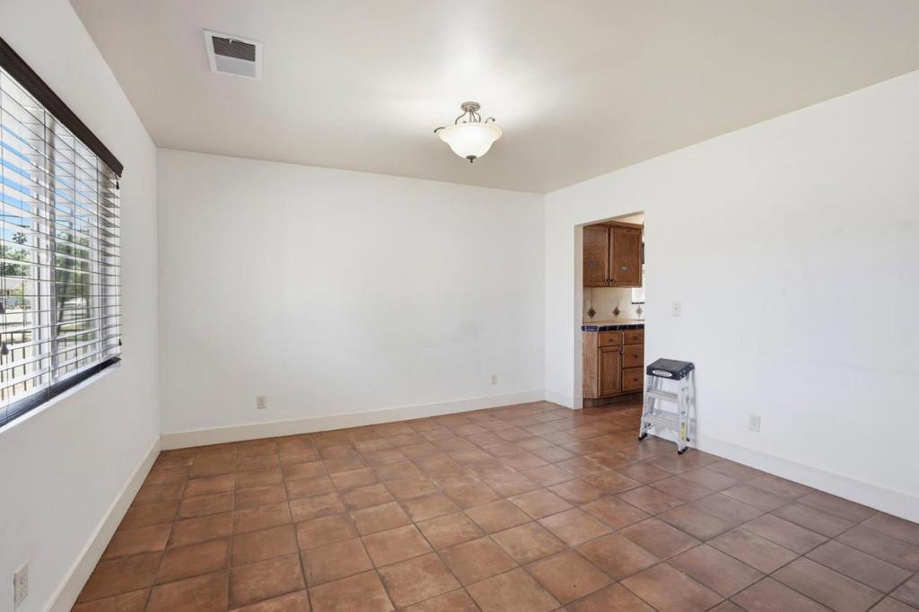 3870 E Nevada Ave, Fresno, CA 93702