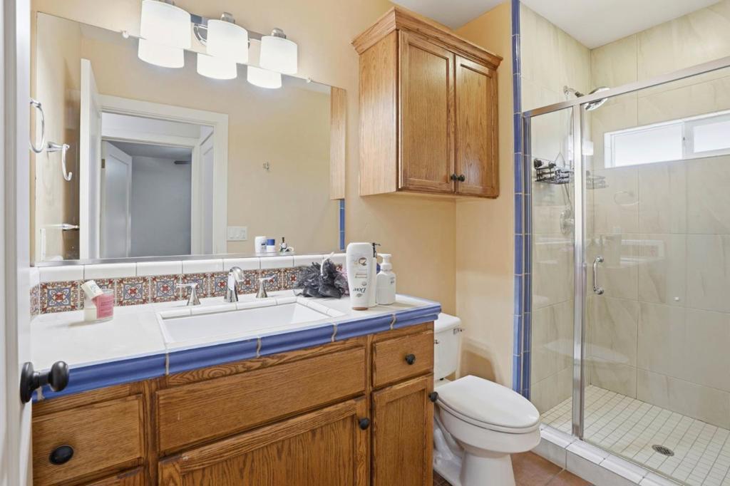 3870 E Nevada Ave, Fresno, CA 93702