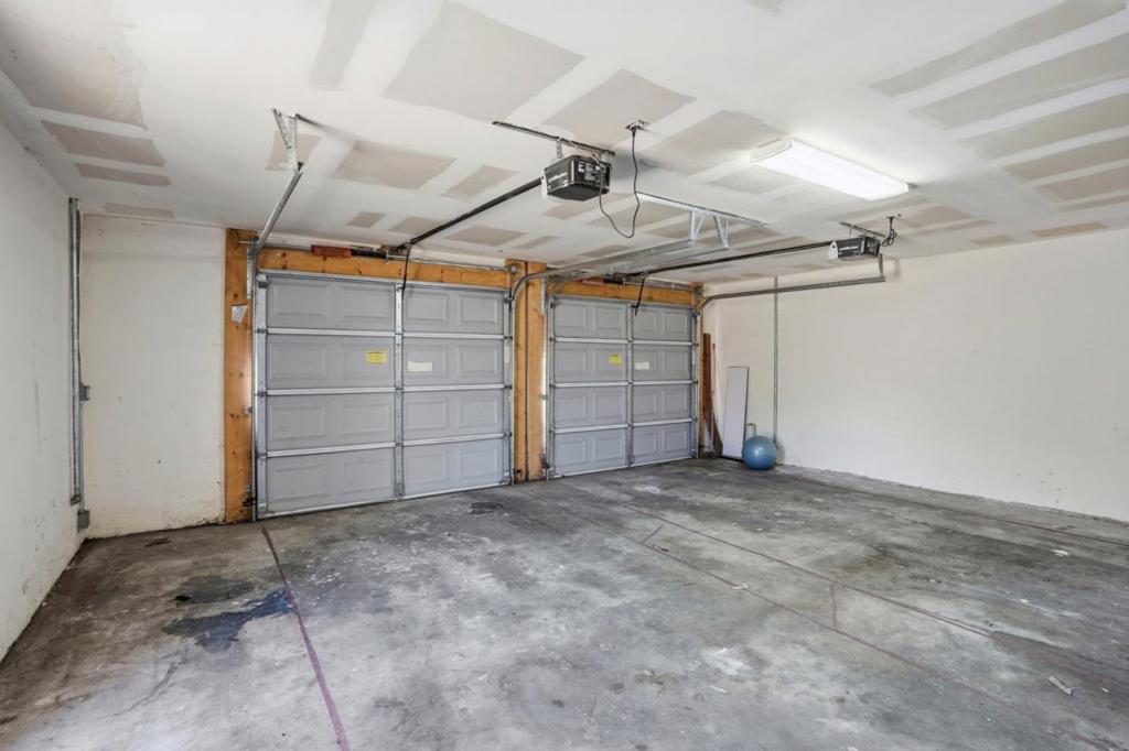 3870 E Nevada Ave, Fresno, CA 93702