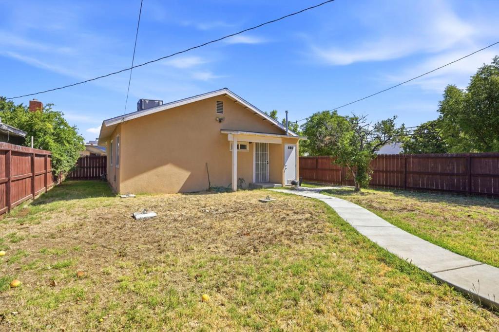3870 E Nevada Ave, Fresno, CA 93702