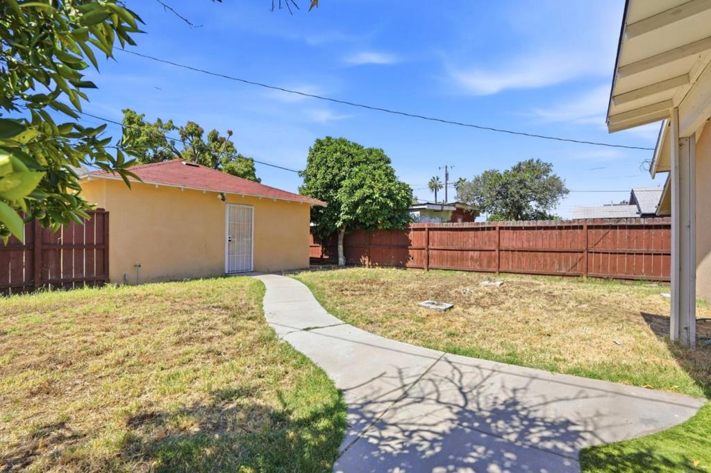 3870 E Nevada Ave, Fresno, CA 93702