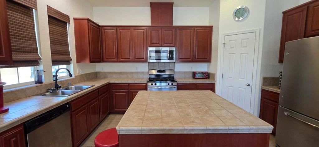 9403 Vintner Cir, Patterson, CA 95363