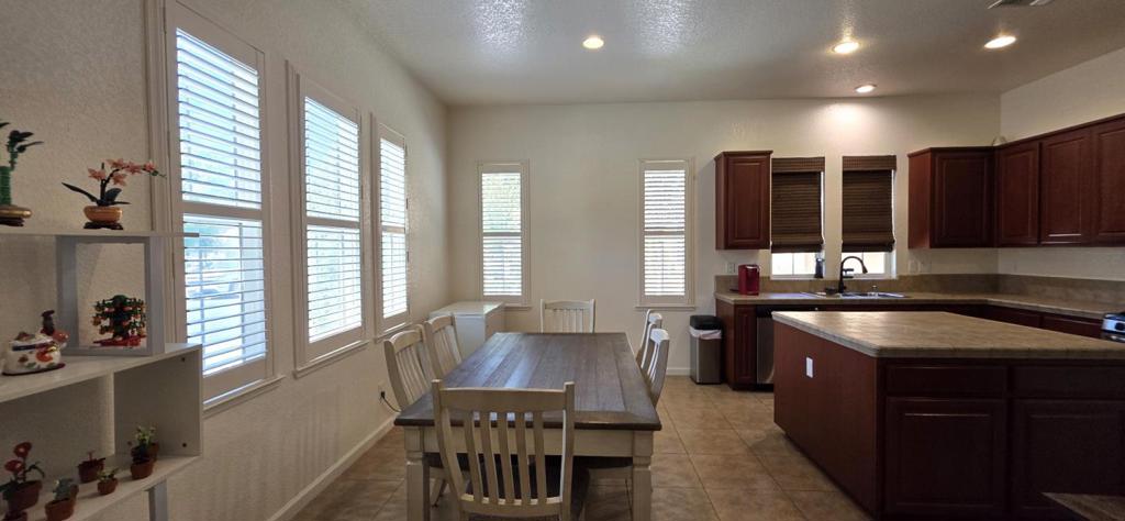 9403 Vintner Cir, Patterson, CA 95363
