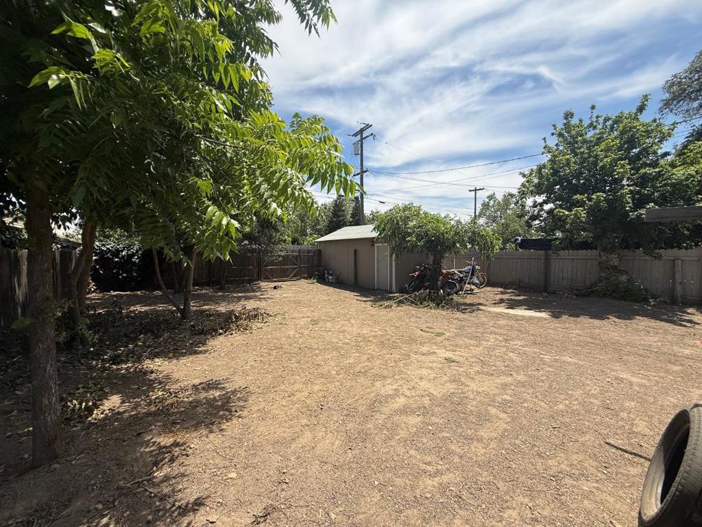 1508 Picardy Dr, Modesto, CA 95351