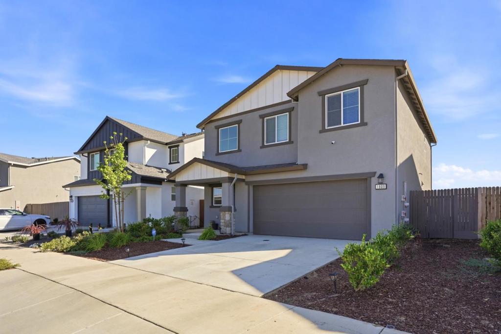 1809 Del Mar Dr, Los Banos, CA 93635