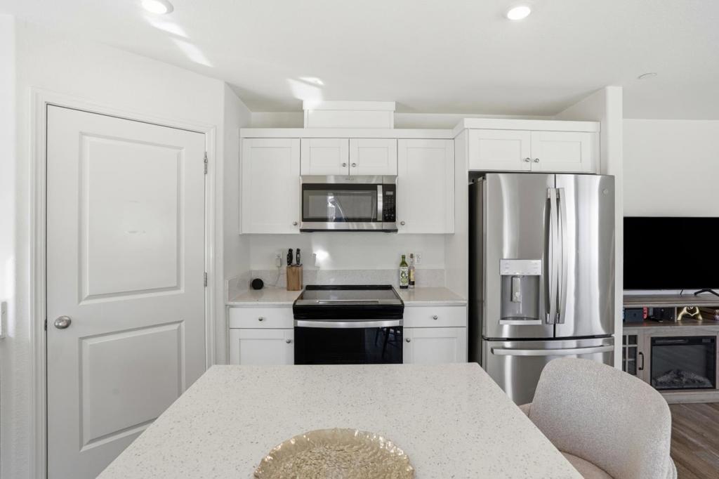 1809 Del Mar Dr, Los Banos, CA 93635