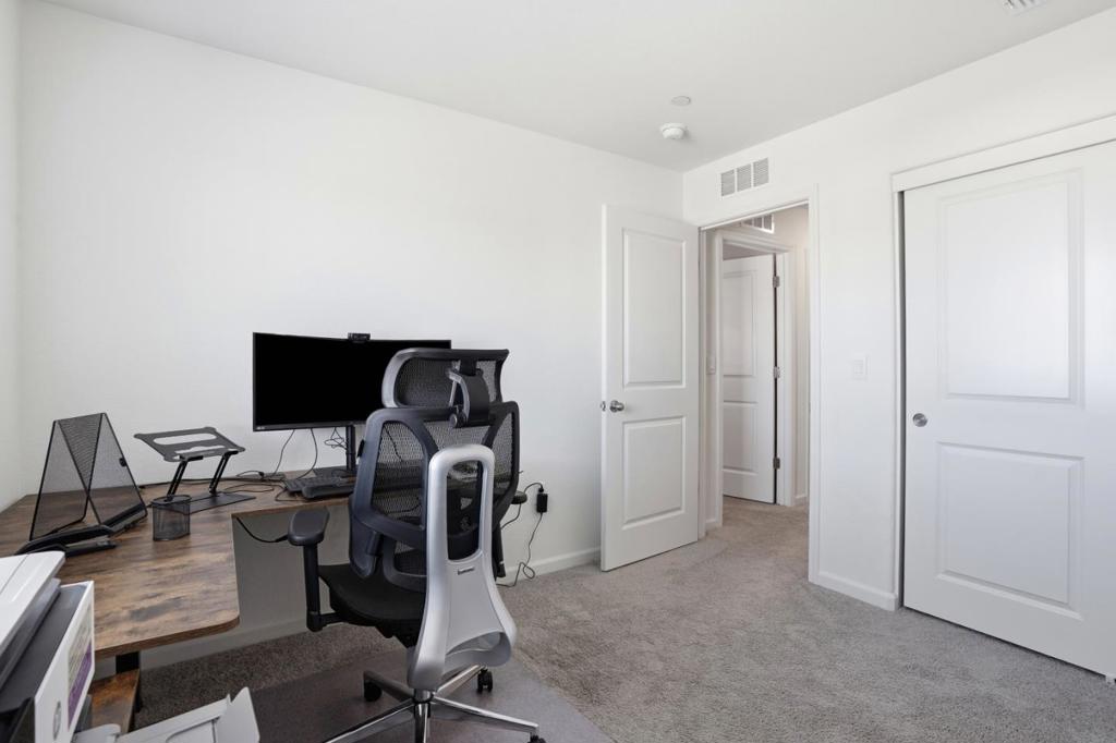1809 Del Mar Dr, Los Banos, CA 93635