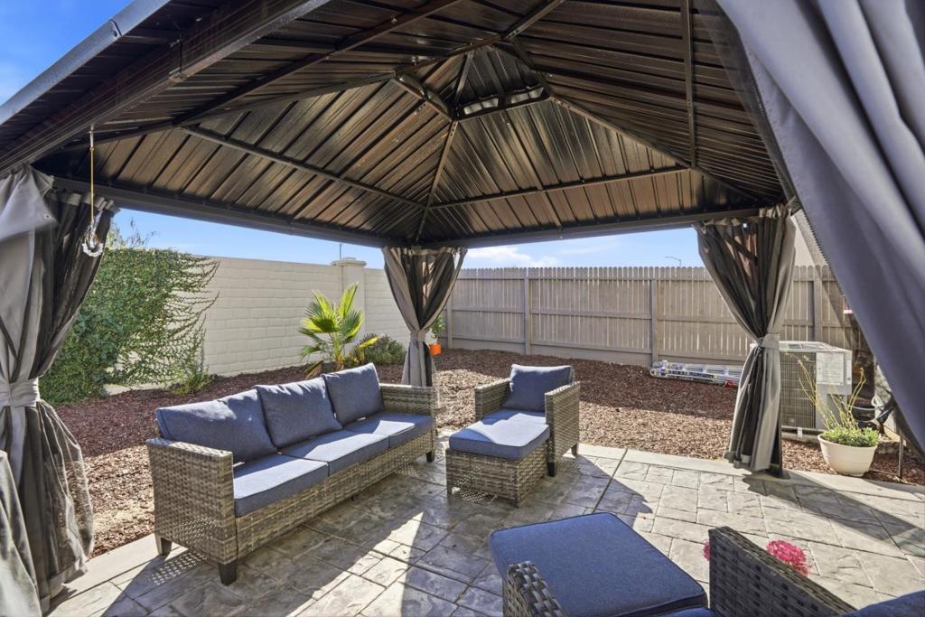 1809 Del Mar Dr, Los Banos, CA 93635
