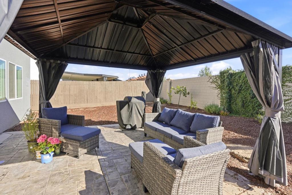 1809 Del Mar Dr, Los Banos, CA 93635