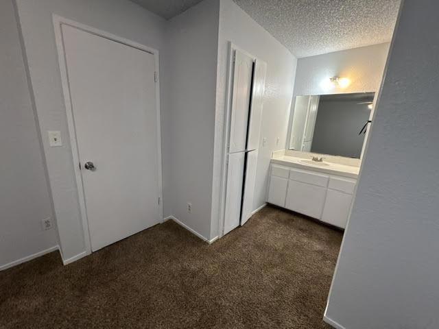 1975 Rohrer Dr, Turlock, CA 95382