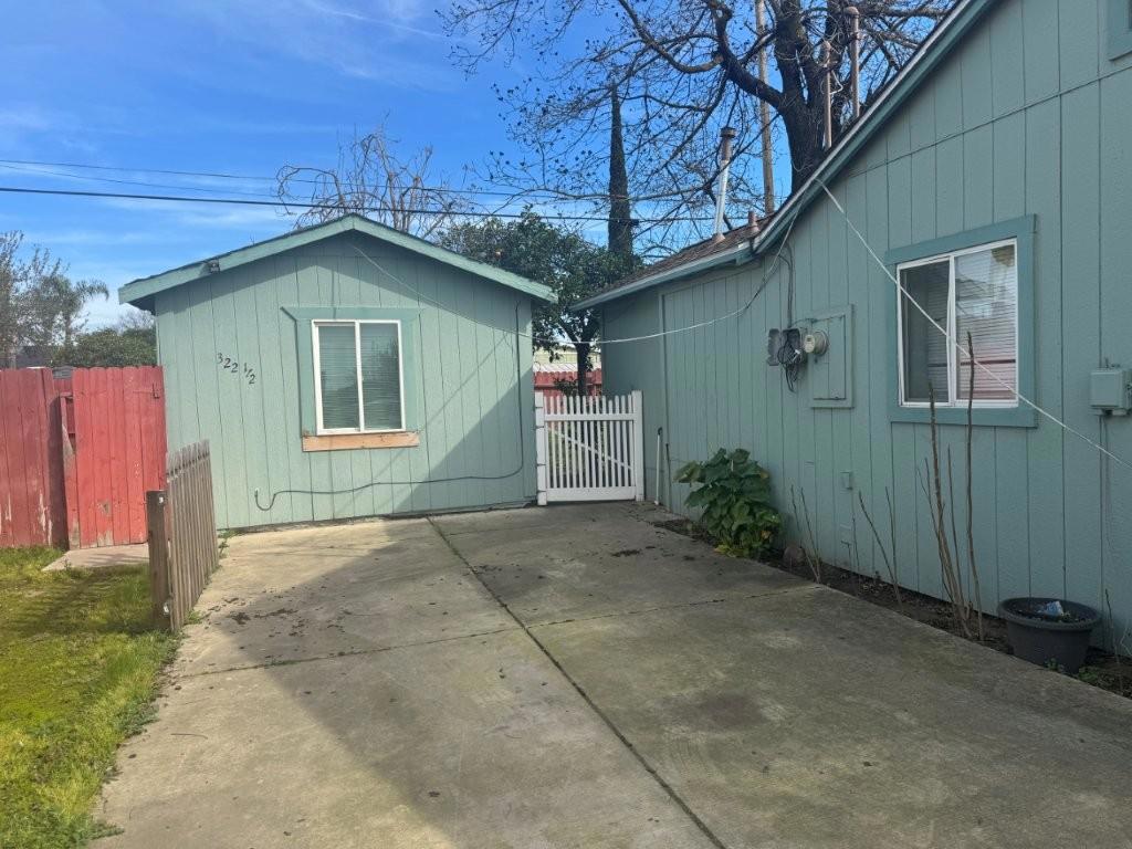 322 Poplar Ave, Manteca, CA 95336