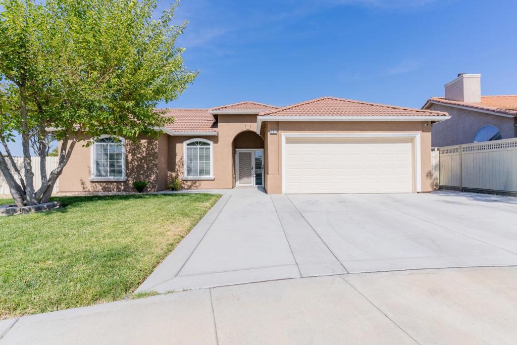 656 Grape Ct, Los Banos, CA 93635