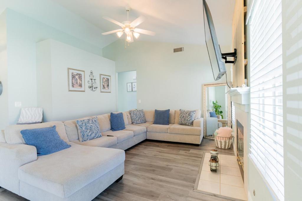 656 Grape Ct, Los Banos, CA 93635
