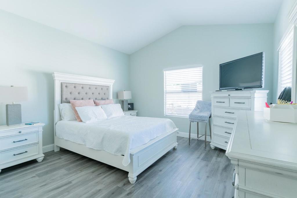 656 Grape Ct, Los Banos, CA 93635