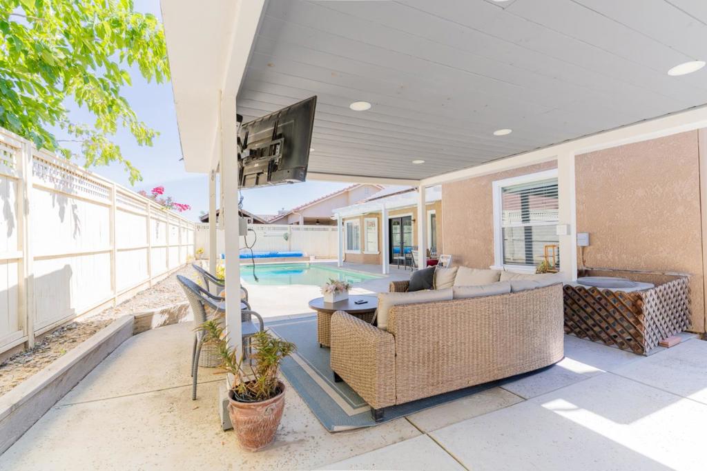 656 Grape Ct, Los Banos, CA 93635