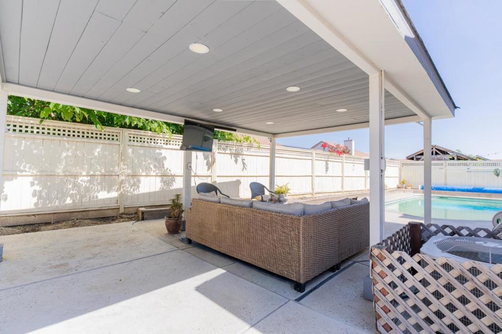 656 Grape Ct, Los Banos, CA 93635