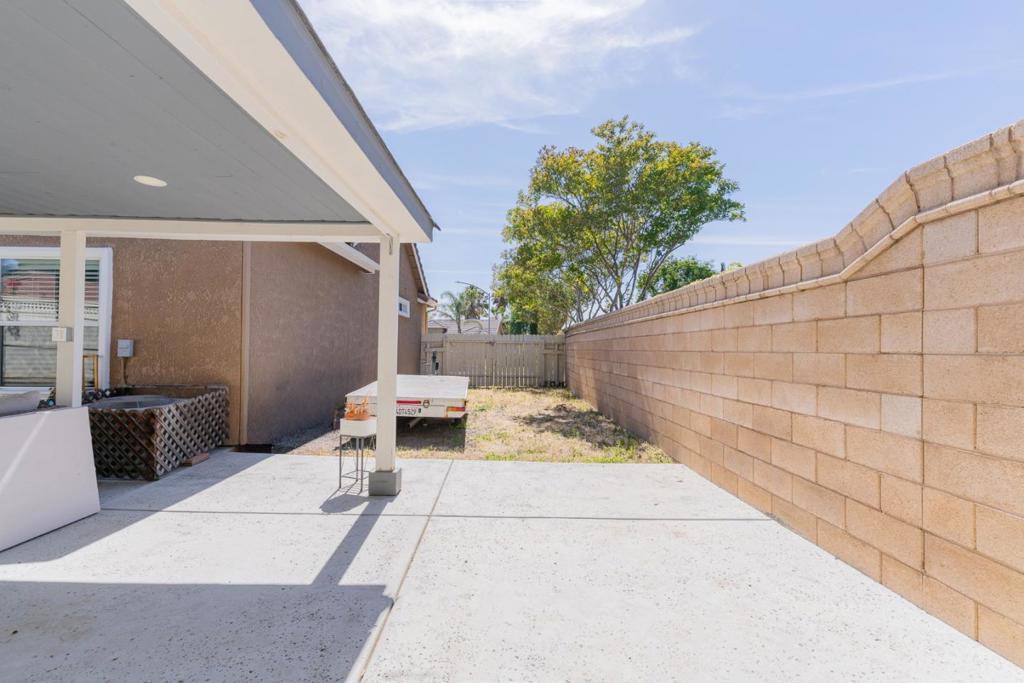 656 Grape Ct, Los Banos, CA 93635