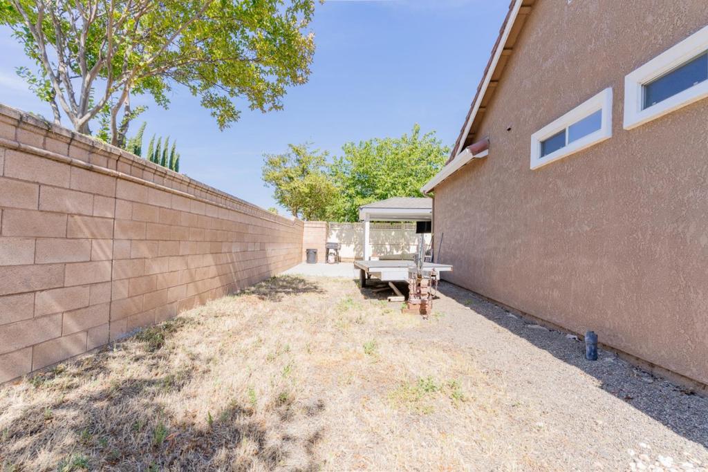 656 Grape Ct, Los Banos, CA 93635