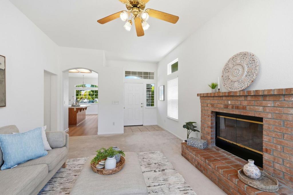 1971 Crutchfield Ln, Manteca, CA 95336