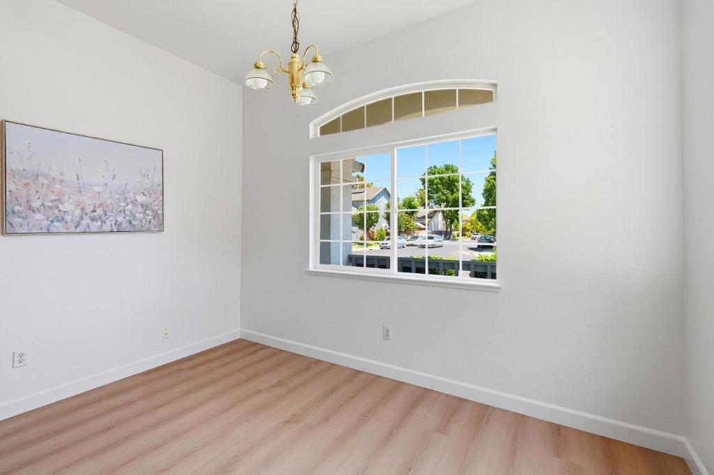 1971 Crutchfield Ln, Manteca, CA 95336