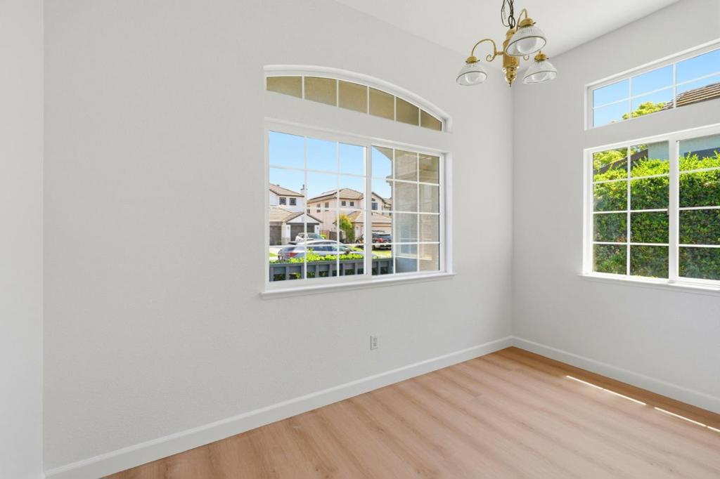1971 Crutchfield Ln, Manteca, CA 95336