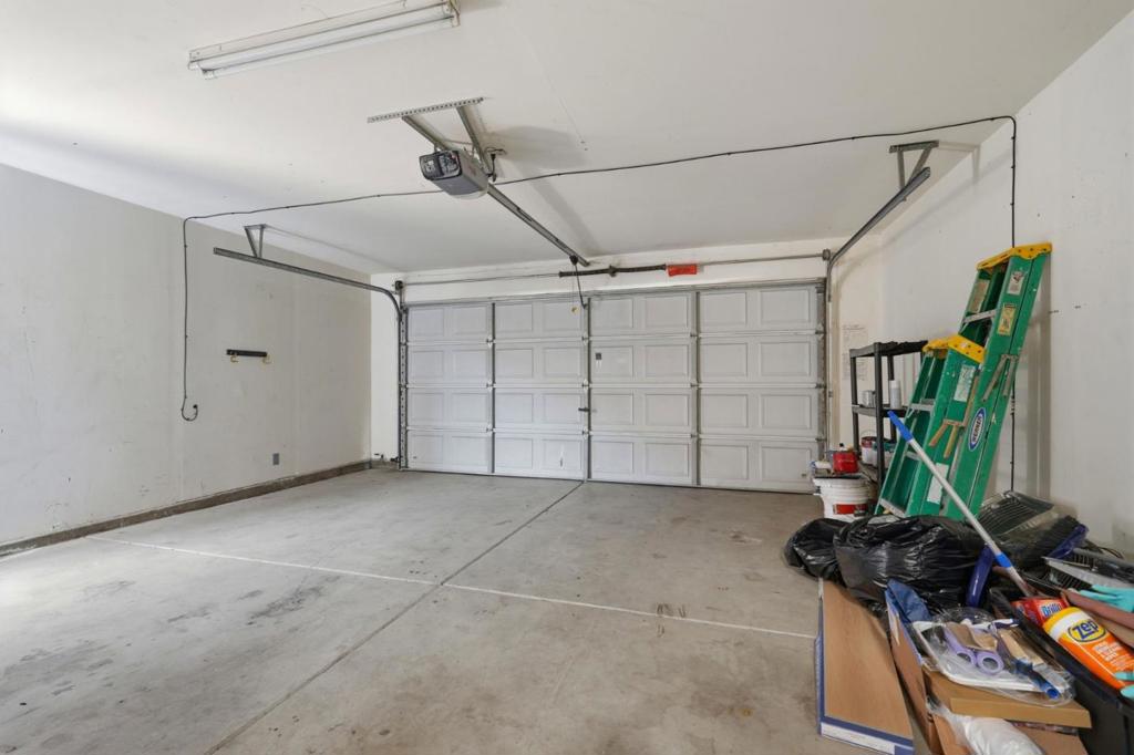 1971 Crutchfield Ln, Manteca, CA 95336