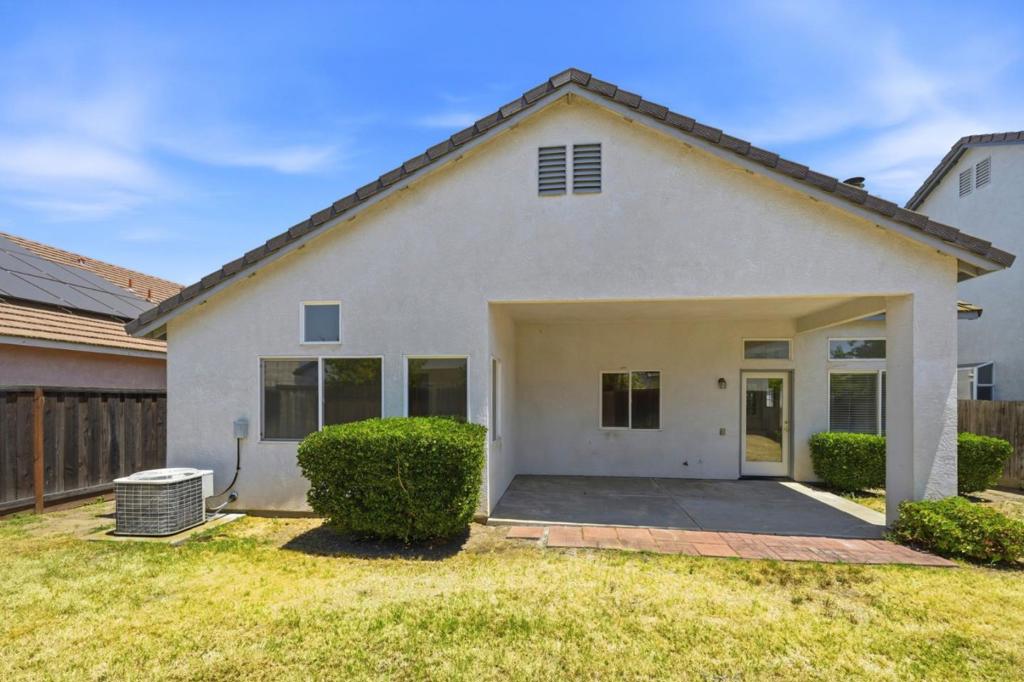 1971 Crutchfield Ln, Manteca, CA 95336