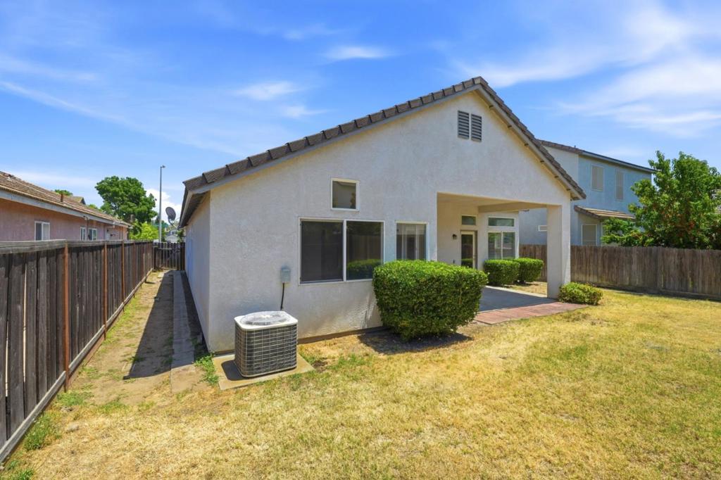 1971 Crutchfield Ln, Manteca, CA 95336