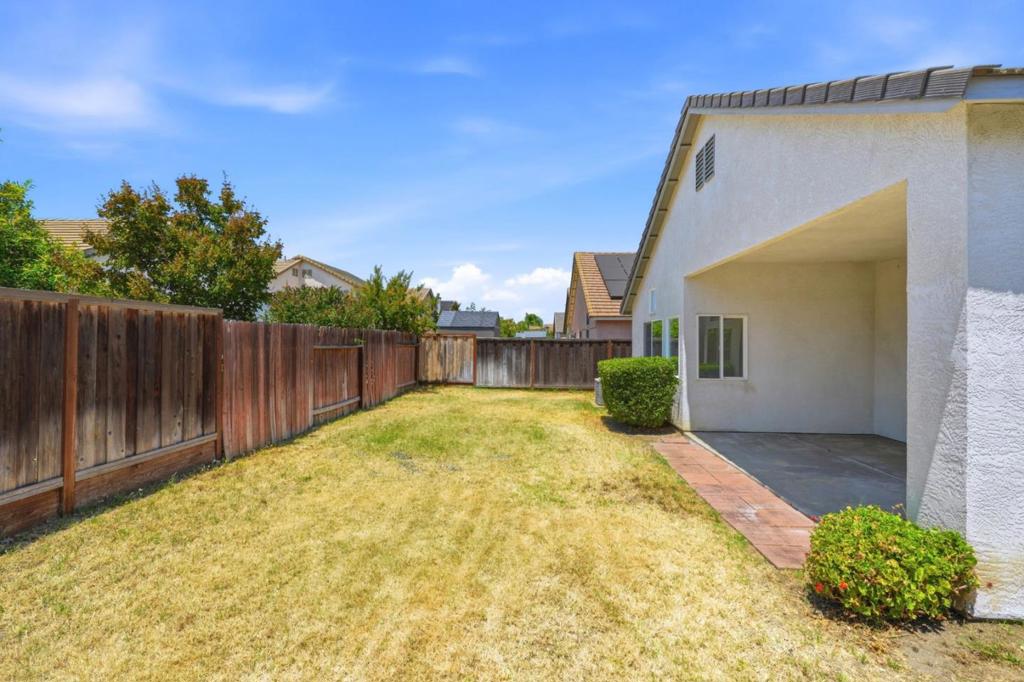 1971 Crutchfield Ln, Manteca, CA 95336