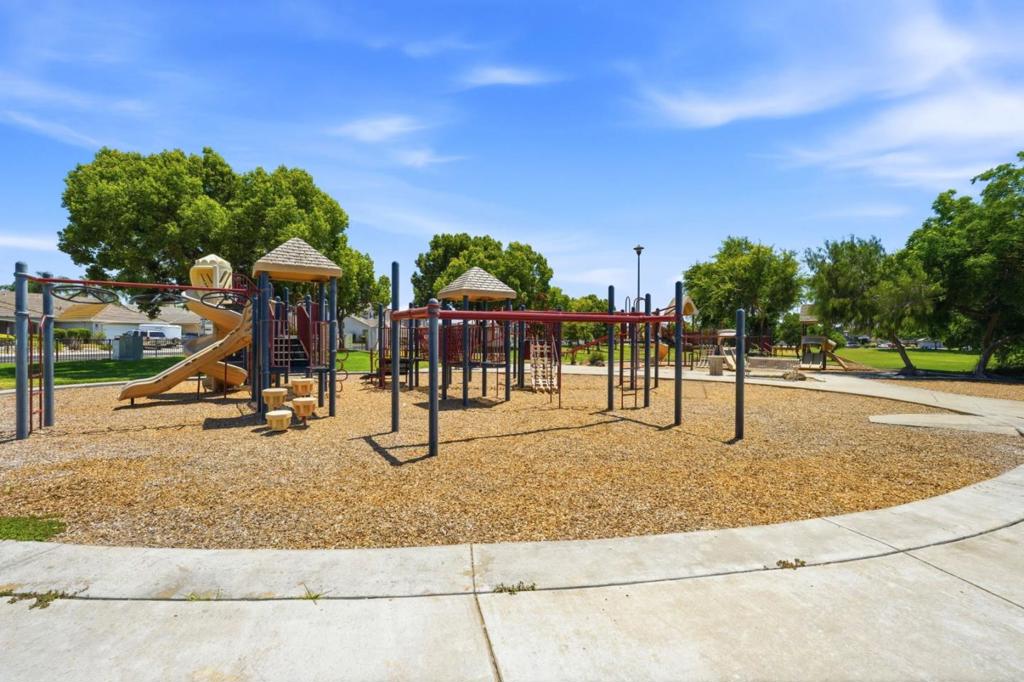 1971 Crutchfield Ln, Manteca, CA 95336