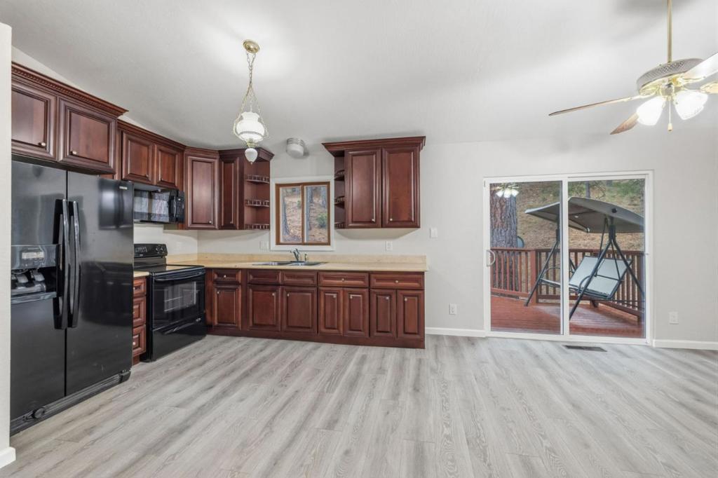 12910 Jackson Mill Dr, Groveland, CA 95321