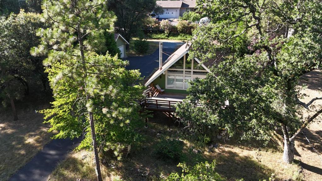 13287 Wells Fargo Dr, Groveland, CA 95321