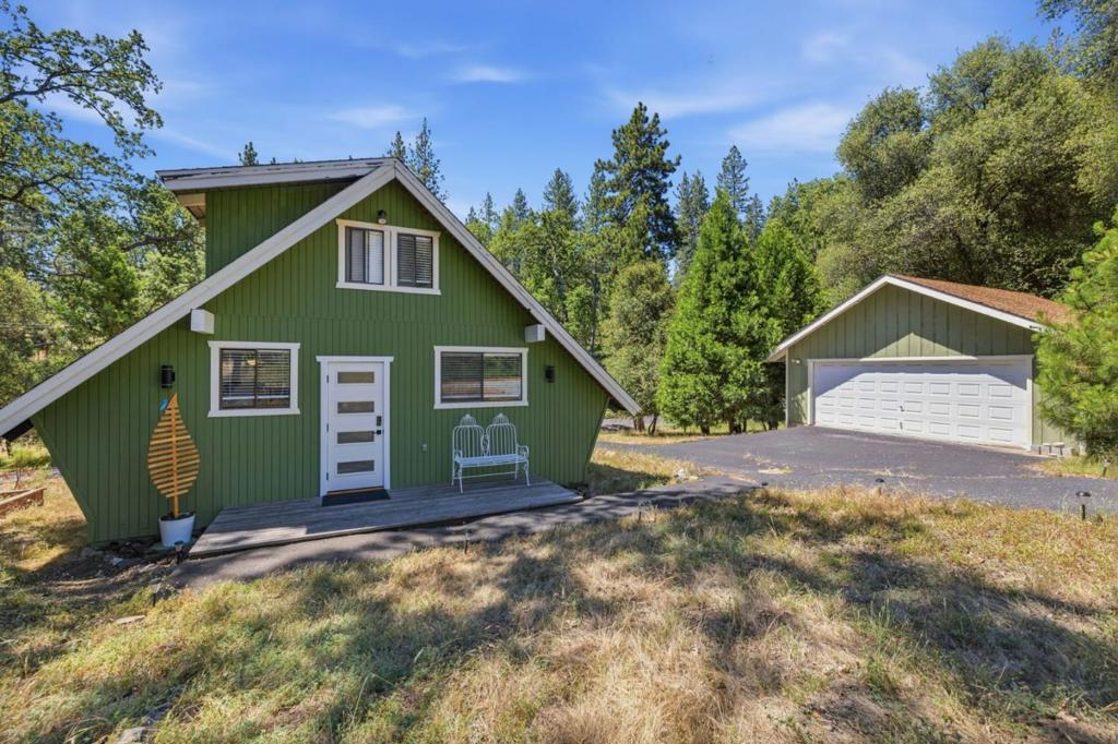 13287 Wells Fargo Dr, Groveland, CA 95321