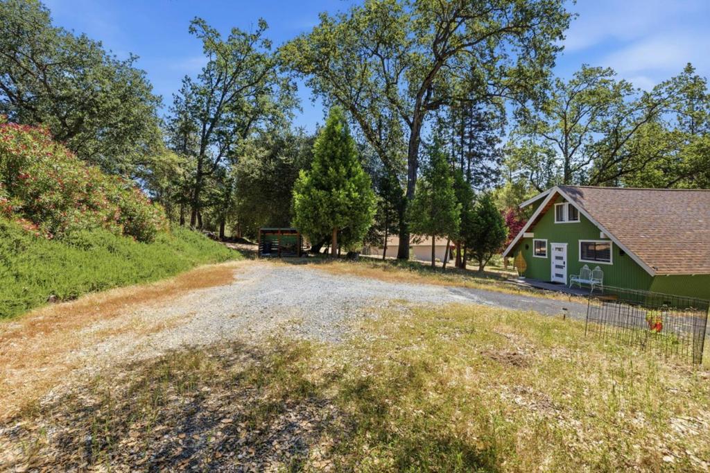 13287 Wells Fargo Dr, Groveland, CA 95321