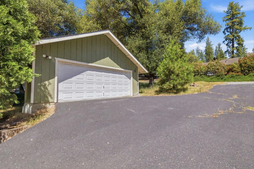 13287 Wells Fargo Dr, Groveland, CA 95321