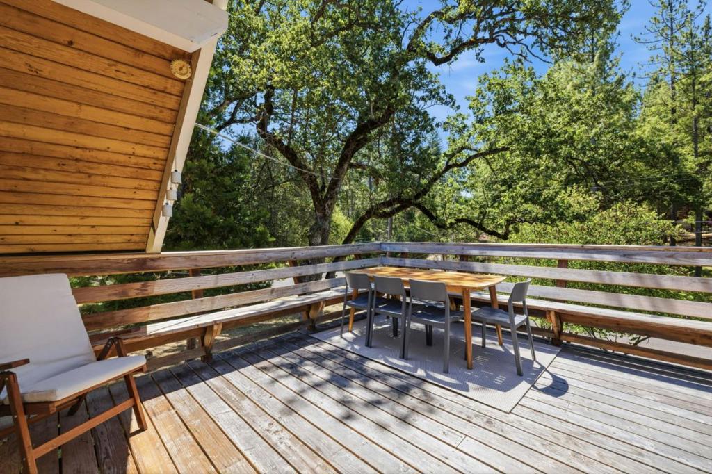 13287 Wells Fargo Dr, Groveland, CA 95321