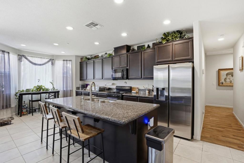 1437 Willmott Rd, Los Banos, CA 93635