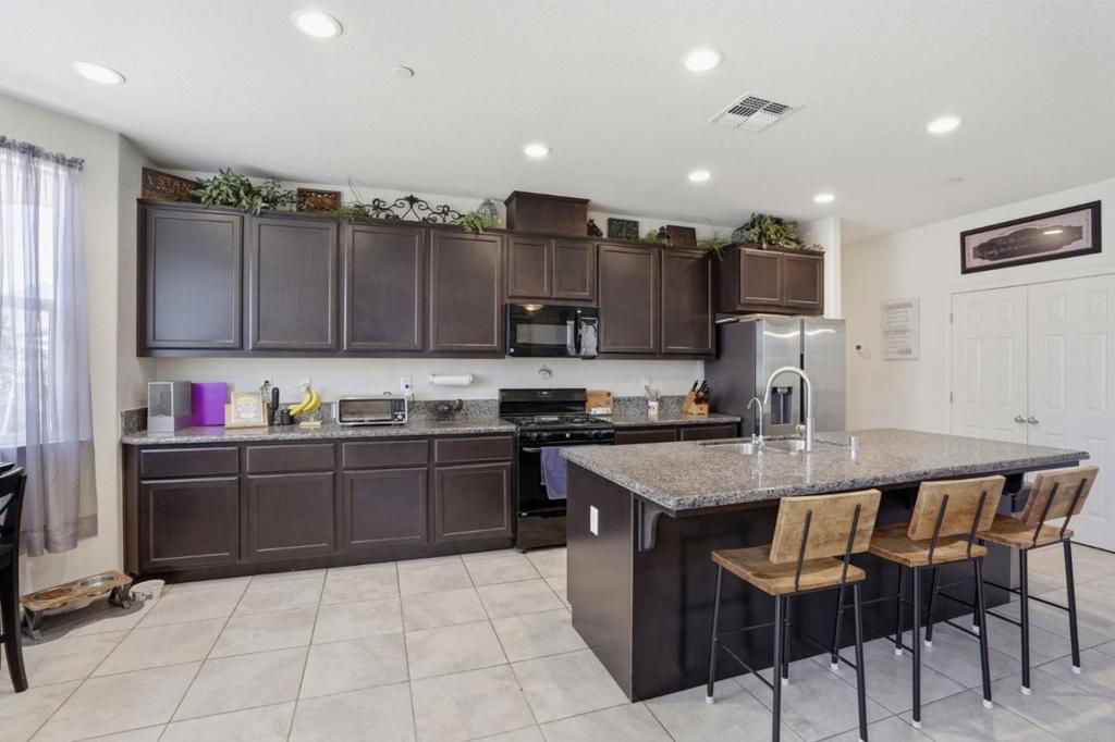 1437 Willmott Rd, Los Banos, CA 93635