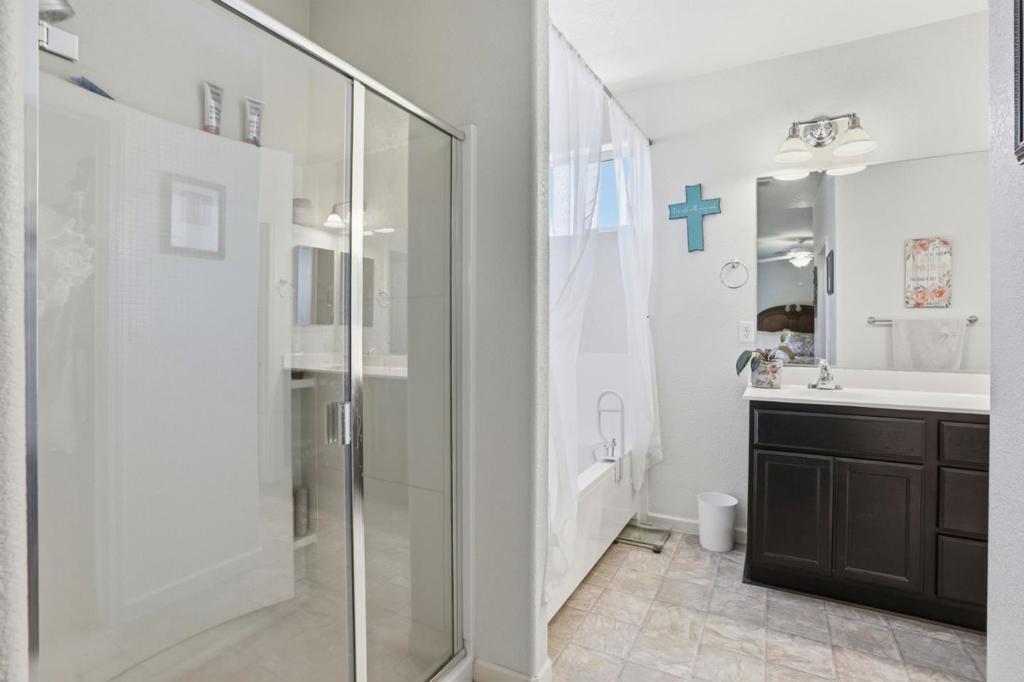 1437 Willmott Rd, Los Banos, CA 93635